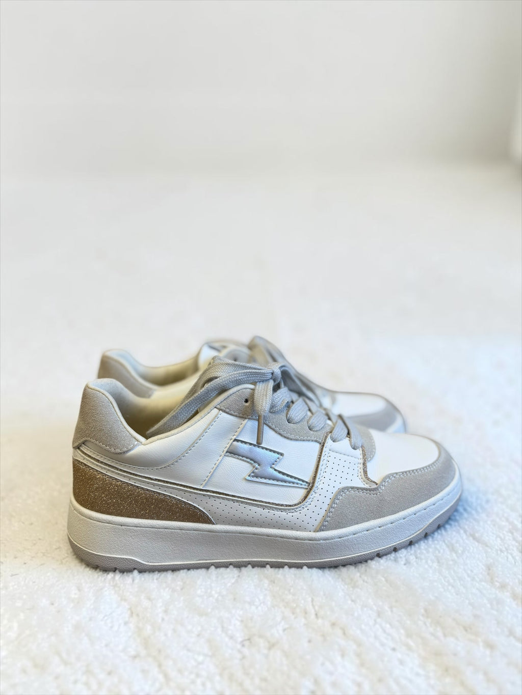 BASKETS BLANCHES