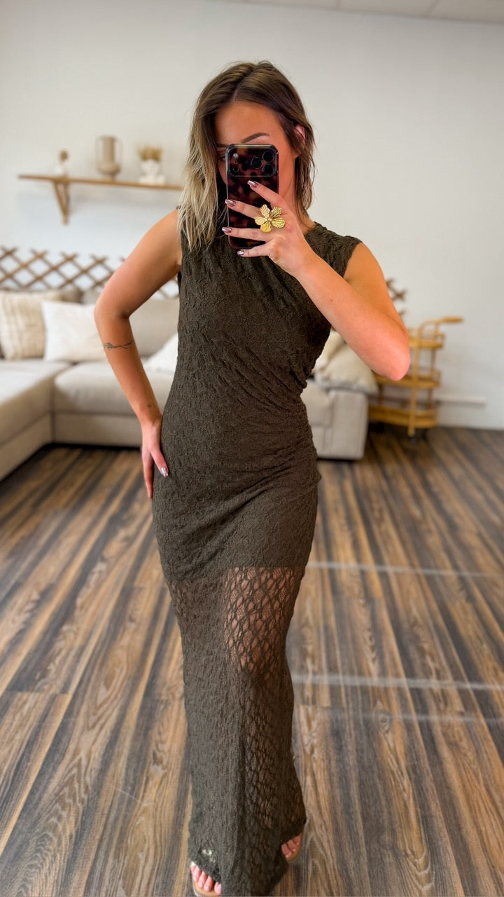 ROBE MARRON DENTELLE