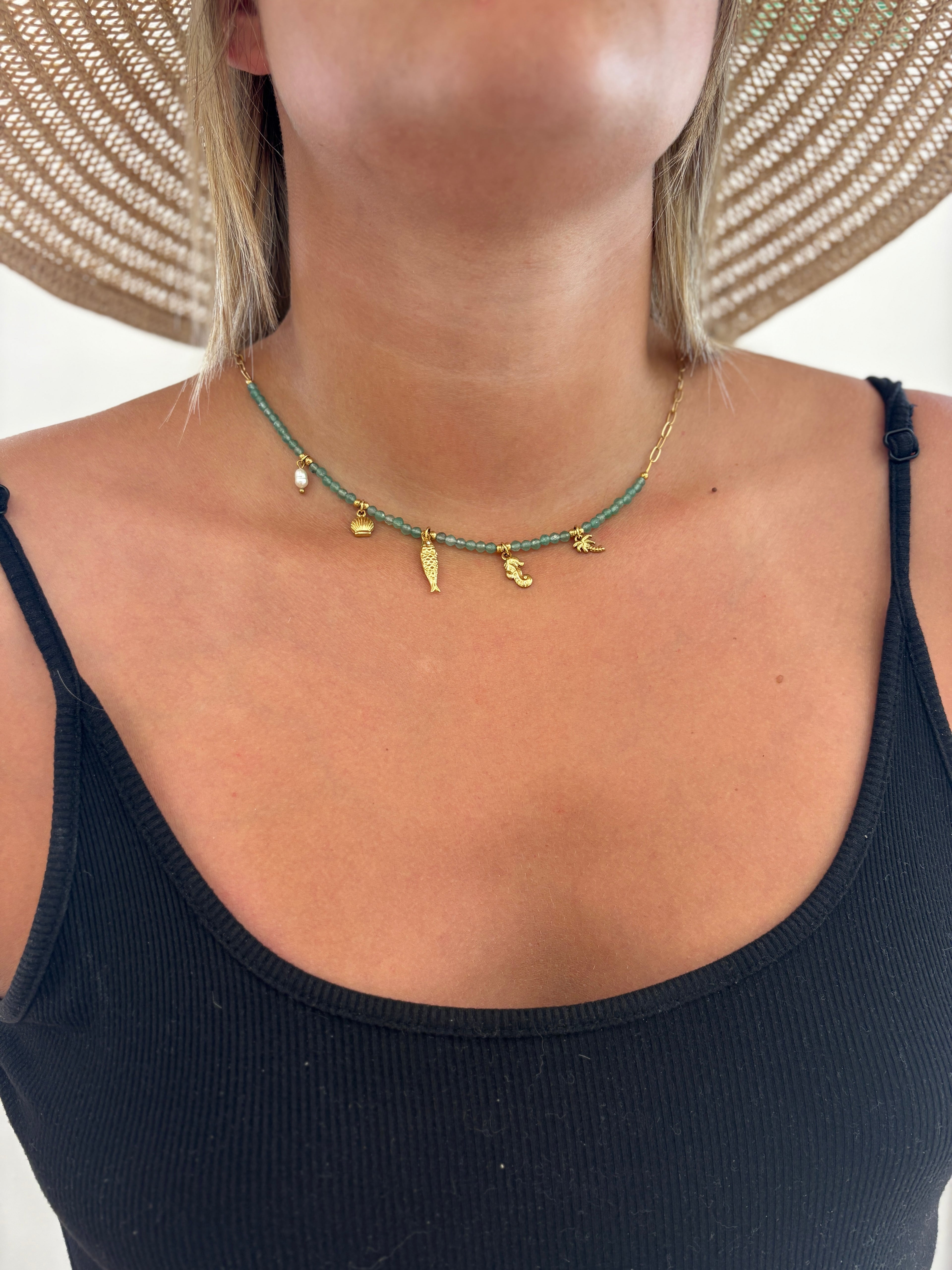 COLLIER LUCIE