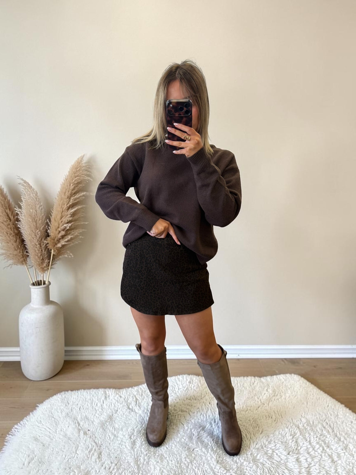 PULL MARRON DOS DENTELLE PIA