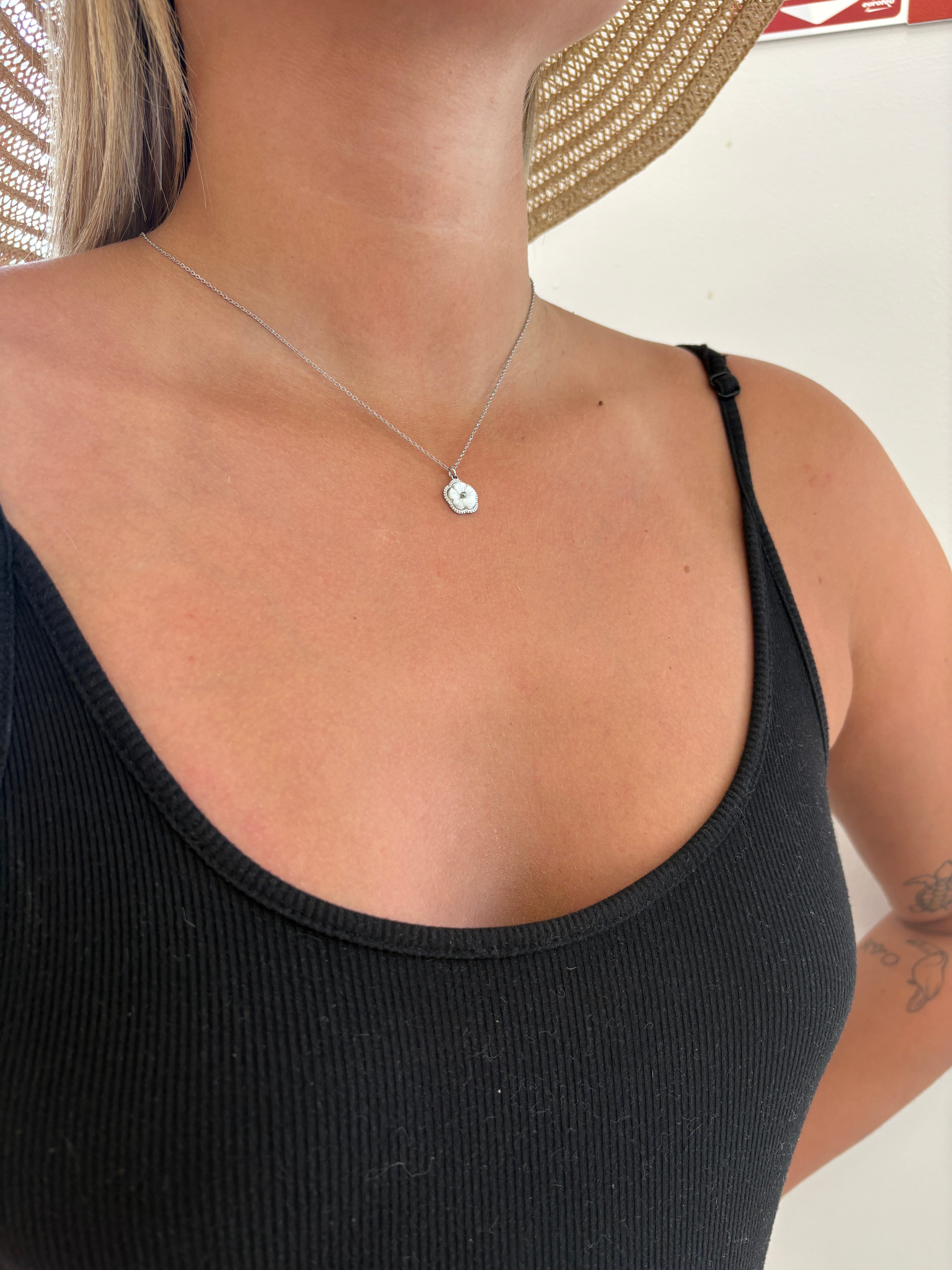 COLLIER JEANNE