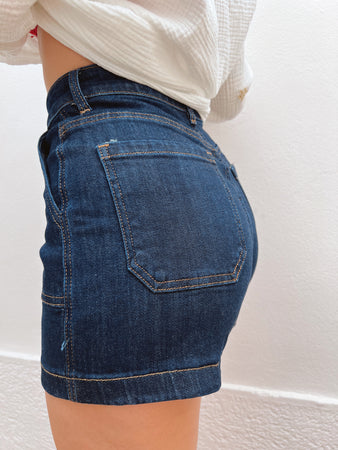 Short en jean bleu foncé
