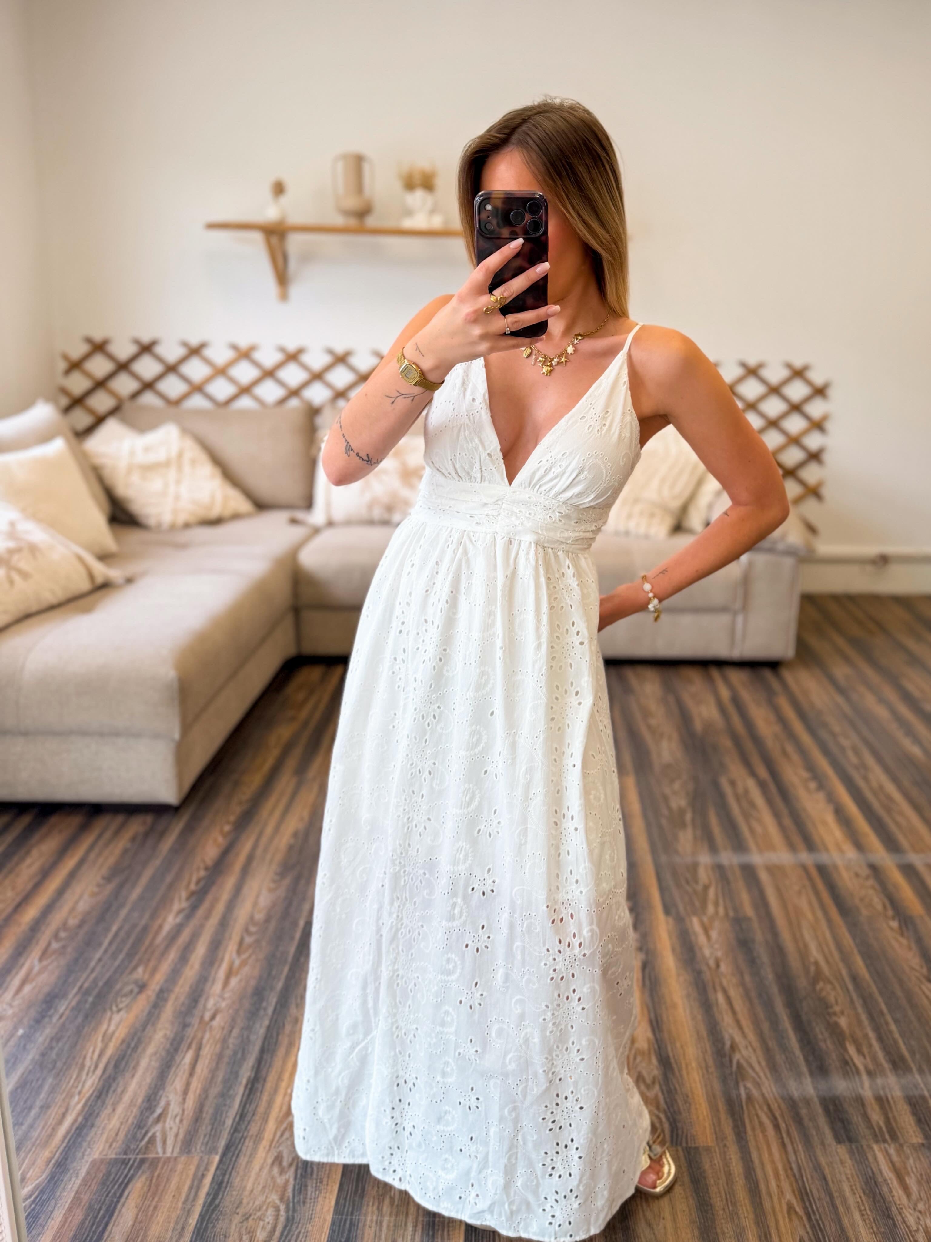 ROBE BLANCHE BRODÉE