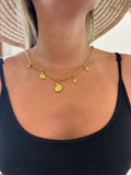 COLLIER AVA