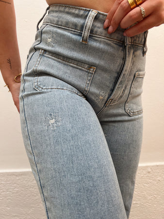 Jean bleu BRODERIES cœurs et fleurs